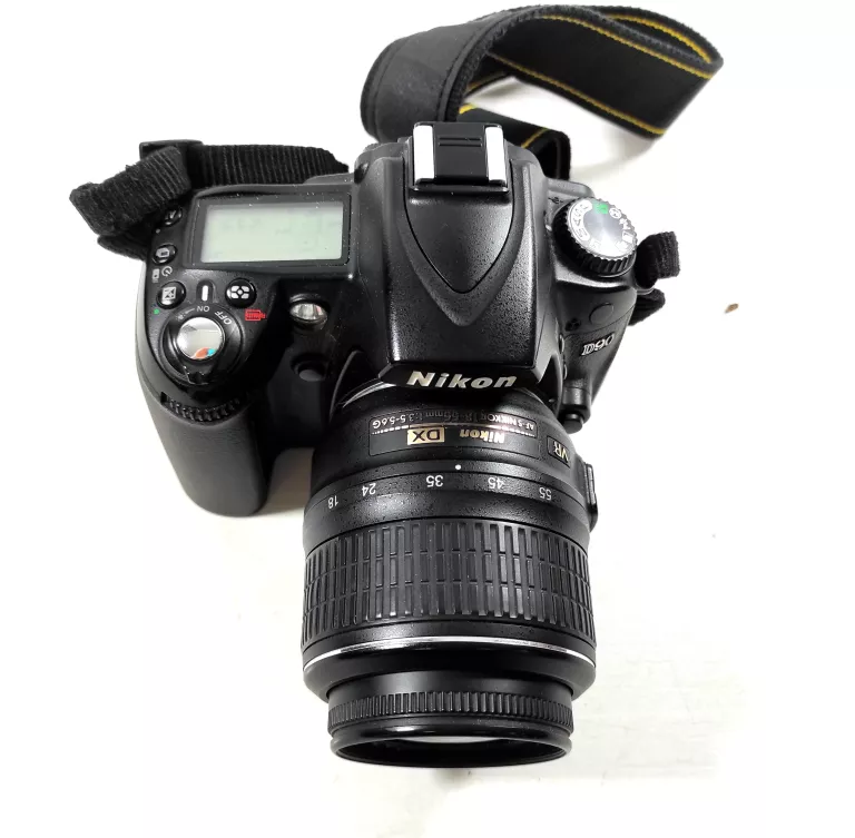 APARAT NIKON D90+OBIEKTYW NIKKOR 18-55MM+BATERIE+ ŁADO+LAMPA BŁYSKOWA+TORB