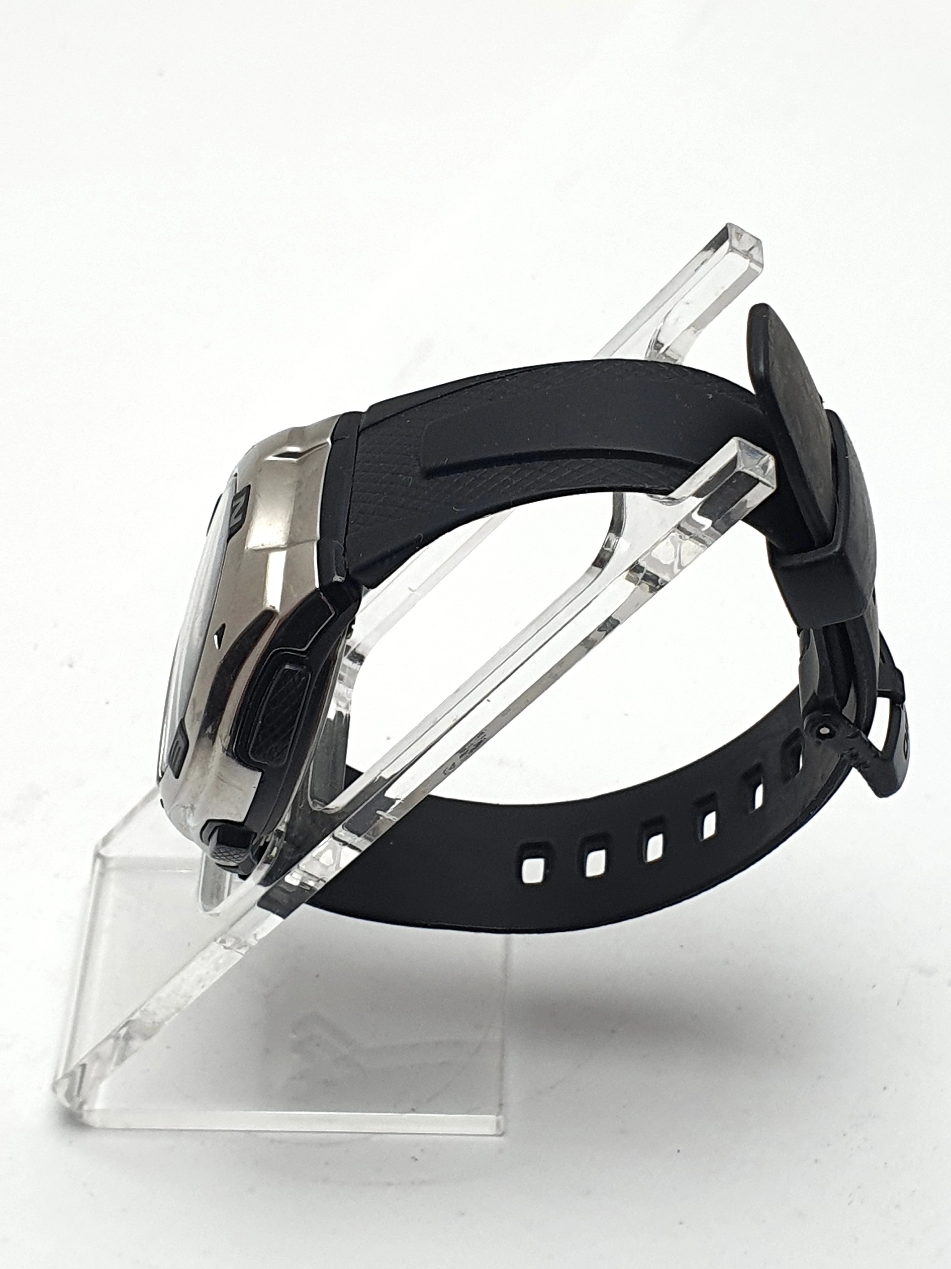 zegarek-casio-light-ksztalt-koperty-okragla