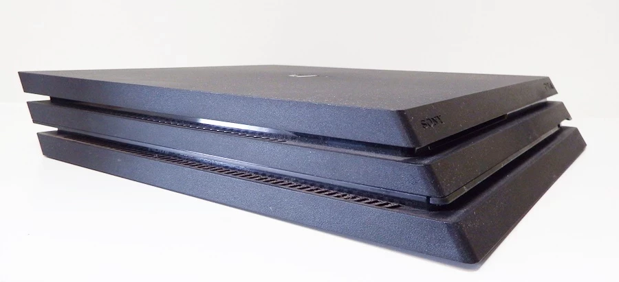 konsola-ps4-pro-1tb-2-pad-okablowanie-10-gier-pudelko-wersja-playstation-4-pro