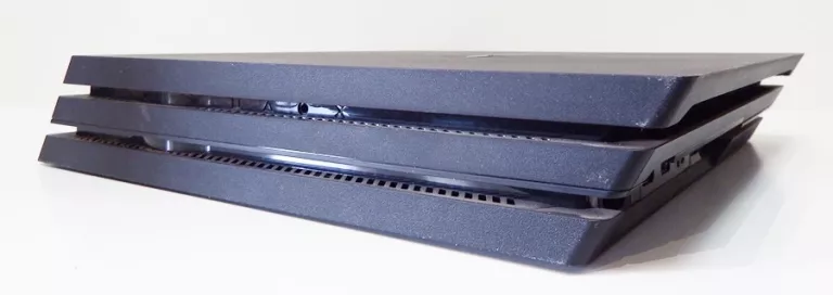 konsola-ps4-pro-1tb-2-pad-okablowanie-10-gier-pudelko-dysk-wbudowana-pamiec-1-tb