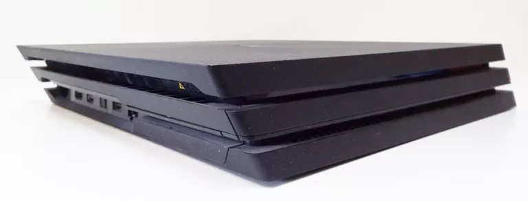 konsola-ps4-pro-1tb-2-pad-okablowanie-10-gier-pudelko-gry-w-zestawie-tak