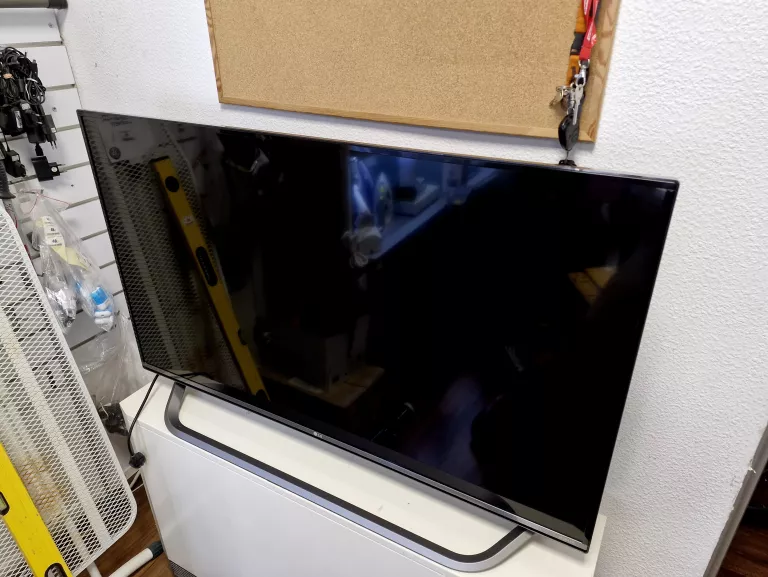 TELEWIZOR LG 49UF7787 + PILOT