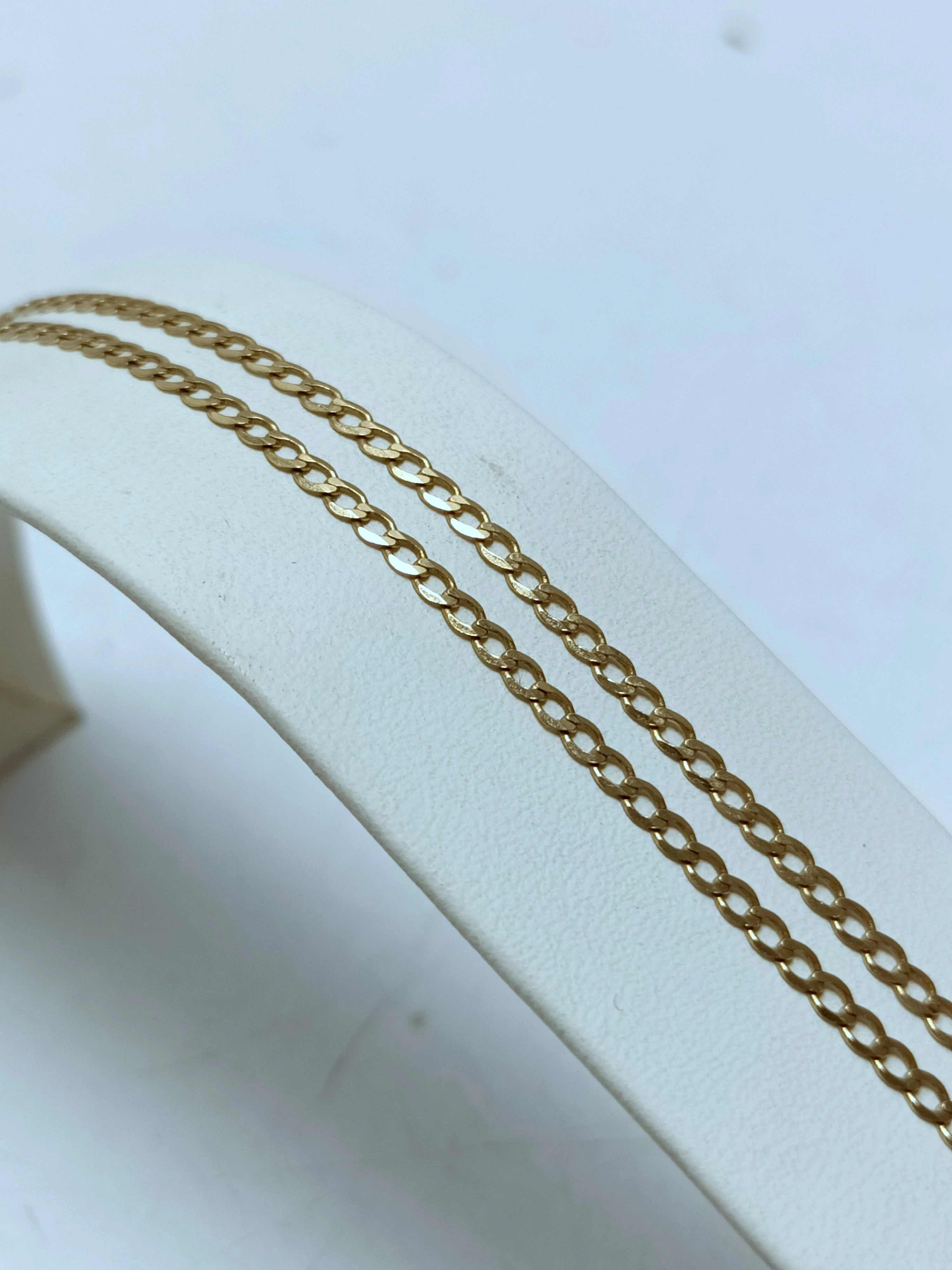 piekny-zloty-lancuszek-z-zawieszka-kotwica-pr-585-447g-material-zloto