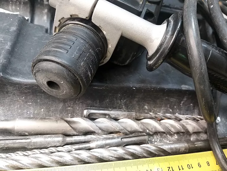 mlotowiertarka-dewalt-d25003k-marka-dewalt