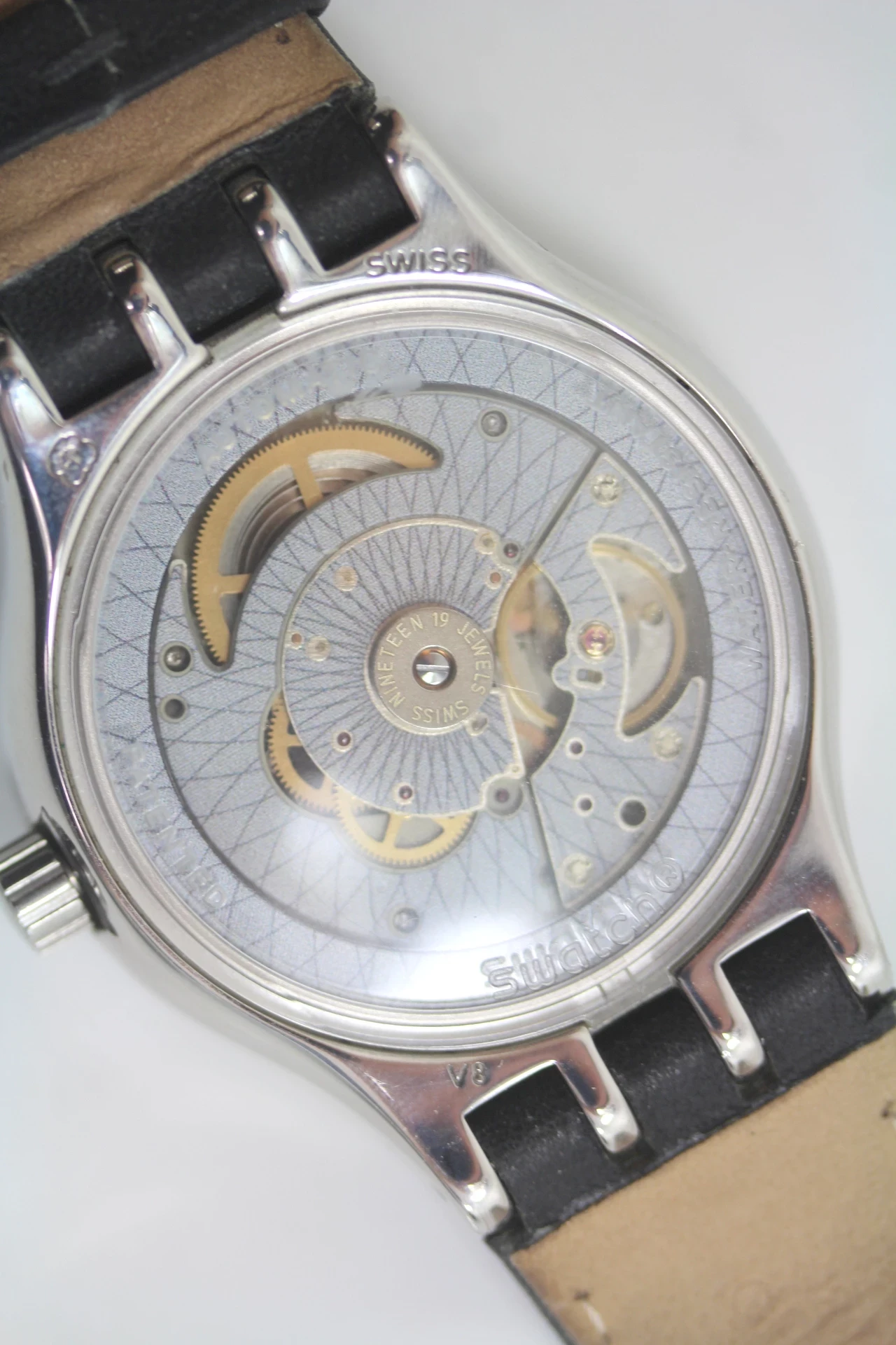 swatch-swiss-automatic-v8-wodoszczelnosc-30m-wr30