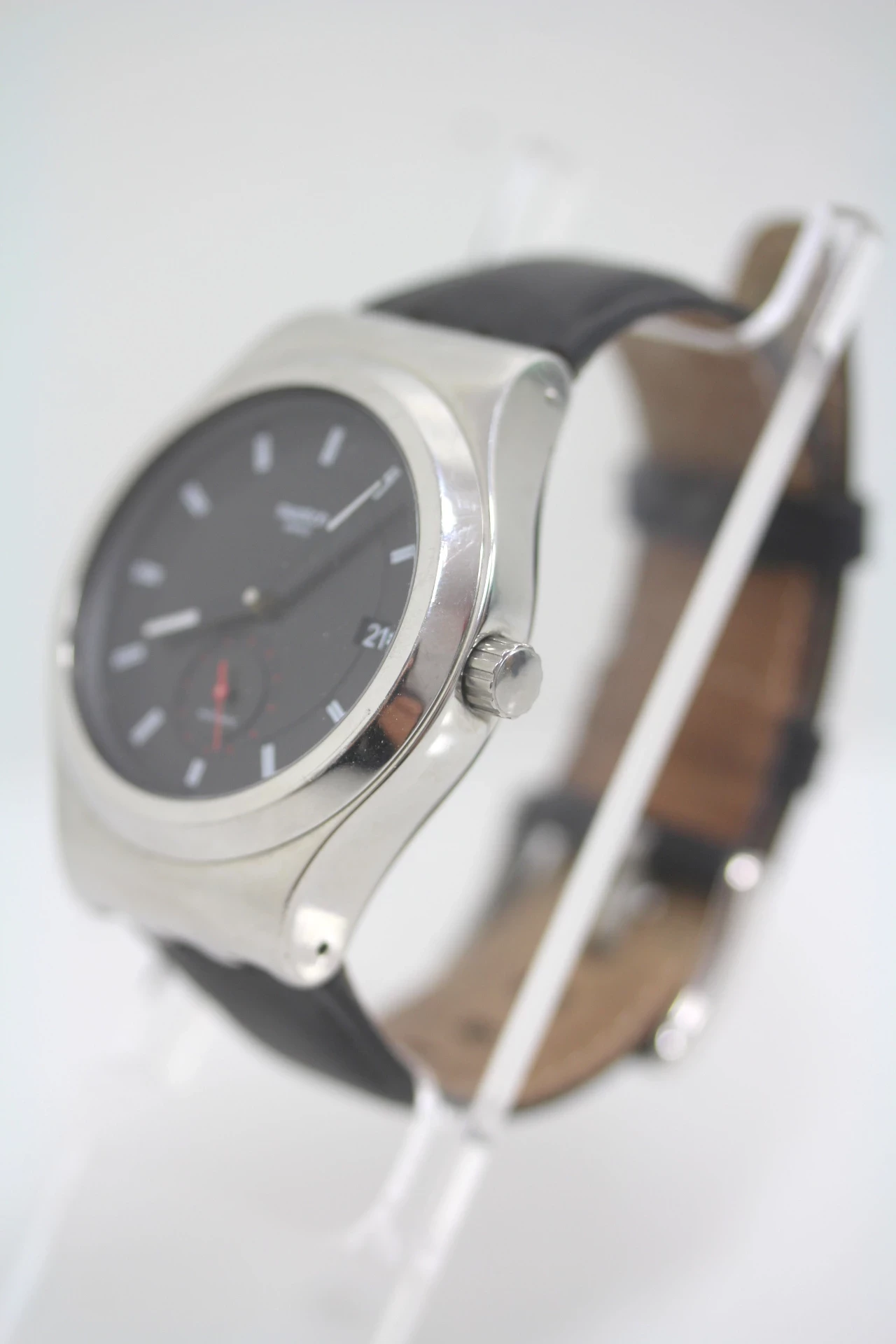 swatch-swiss-automatic-v8-material-paska-skora-ekologiczna