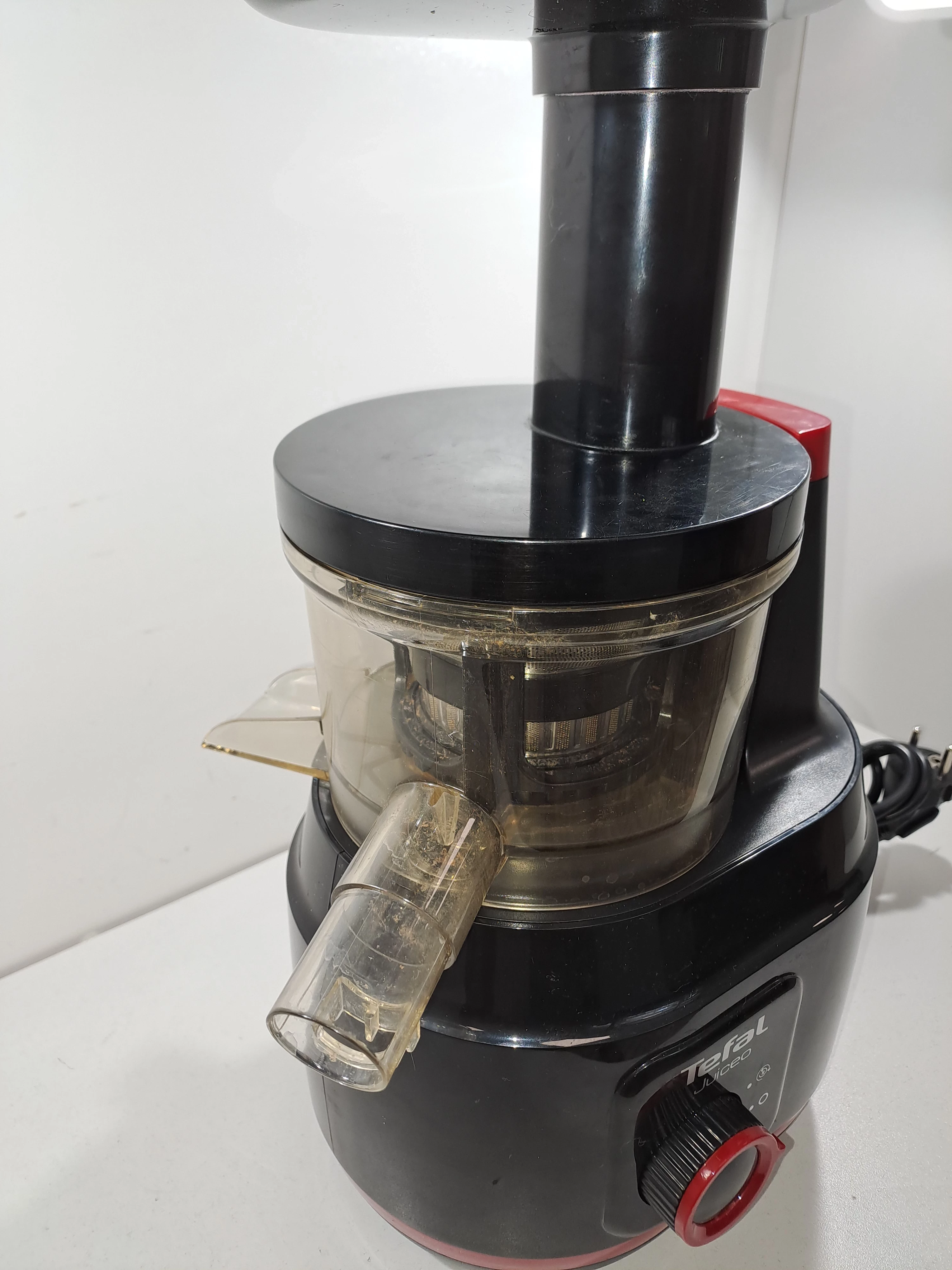 wyciskarka-wolnoobrotowa-pionowa-tefal-zc15-150-w-stan-uzywany