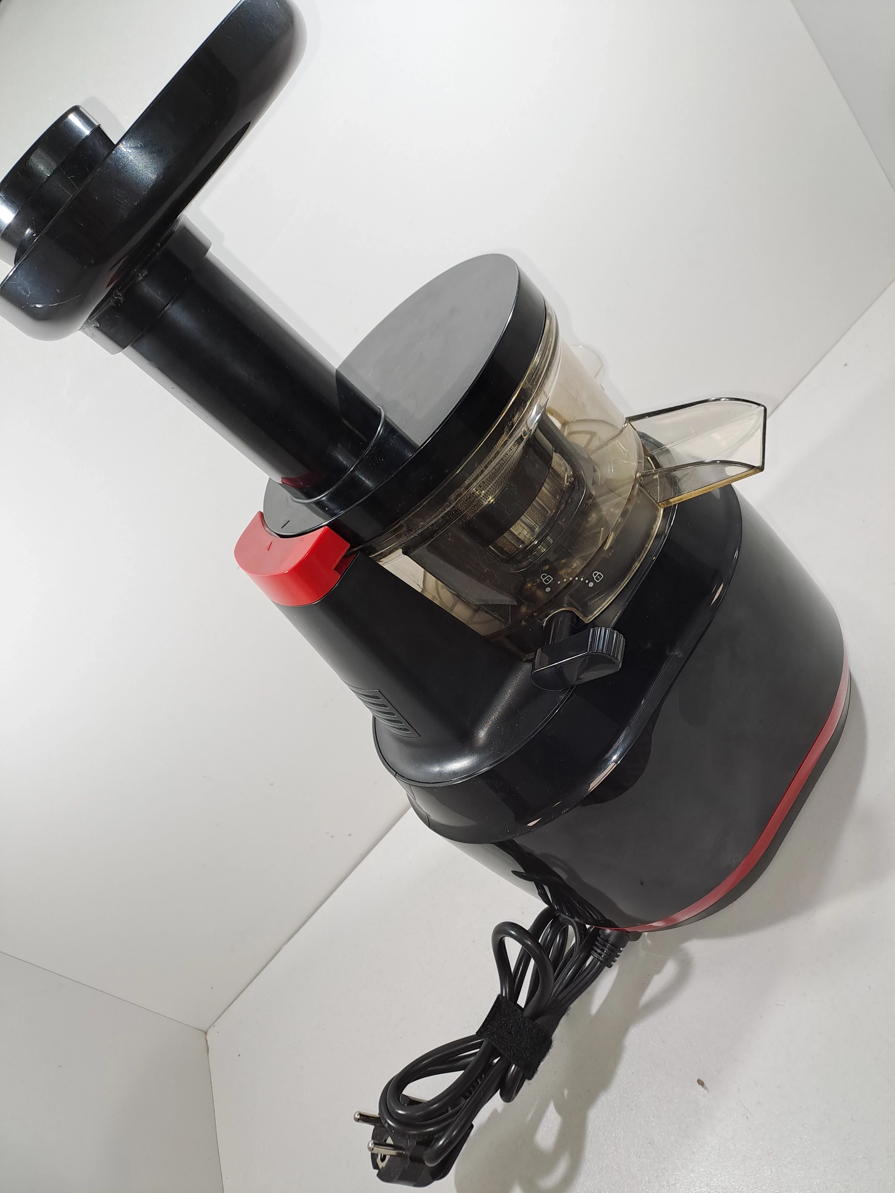 wyciskarka-wolnoobrotowa-pionowa-tefal-zc15-150-w-kolor-dominujacy-czarny