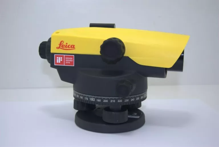 NIWELATOR LEICA NA520
