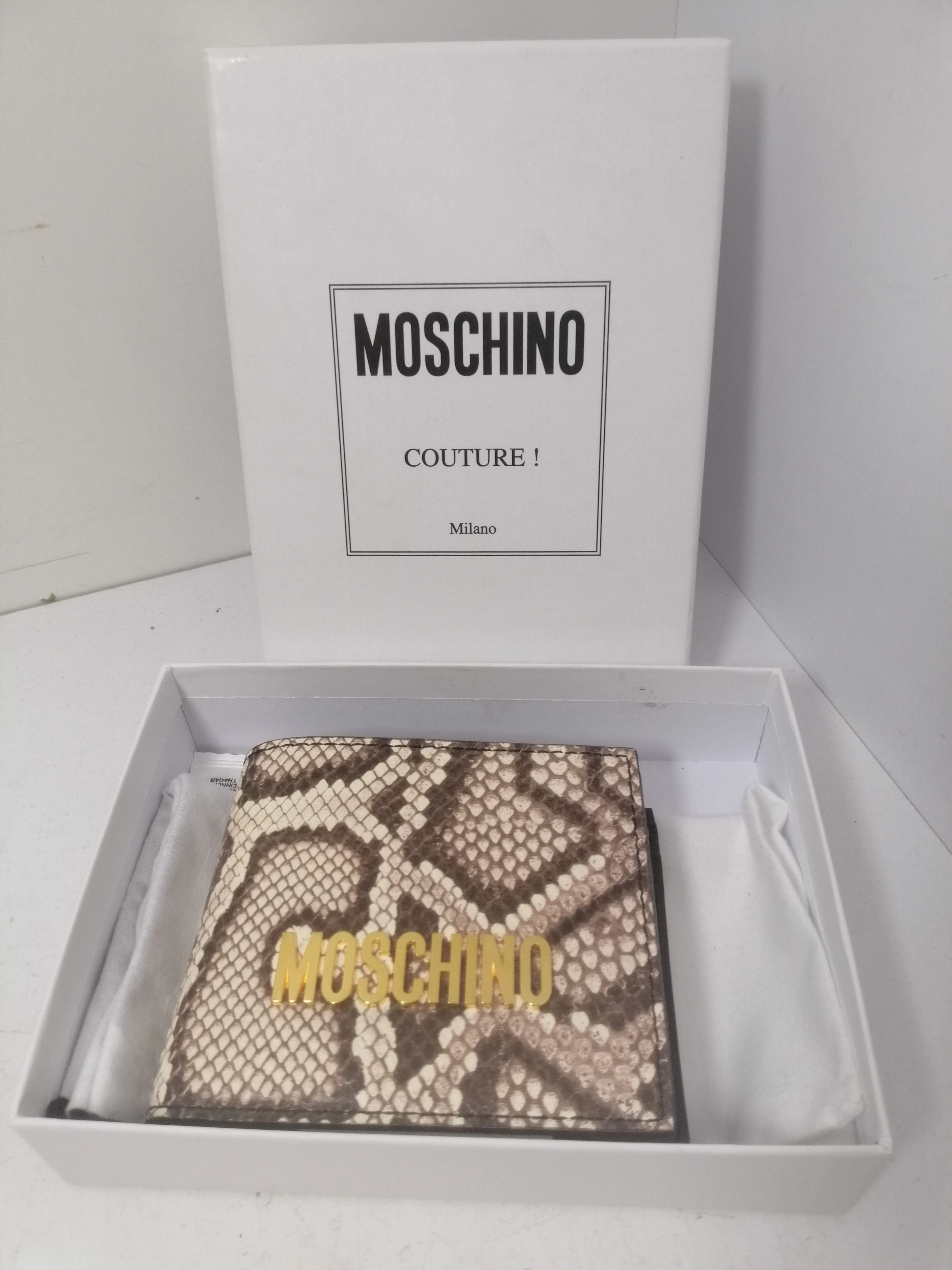 damski-portfel-skorzany-moschino-240123028-zapiecie-203921-218377