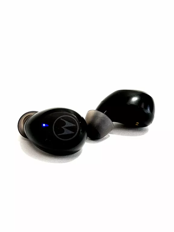 SŁUCHAWKI BEZPRZEWODOWE MOTOROLA BUDS CHARGE SH067