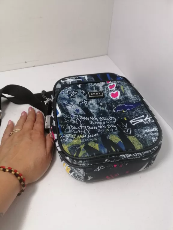 szaszetka-dkny-kolory-231028019-wielkosc-715-1