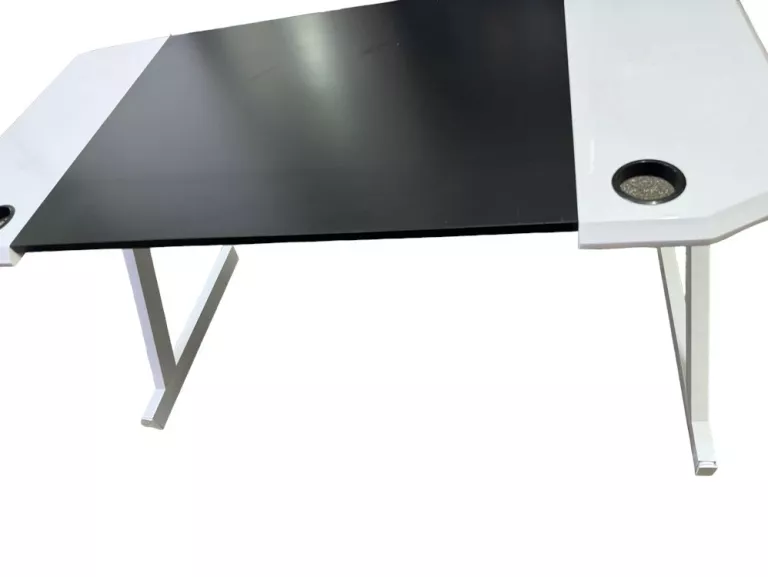 biurko-komputerowe-gamingowe-dla-gracza-wysokosc-mebla-7400