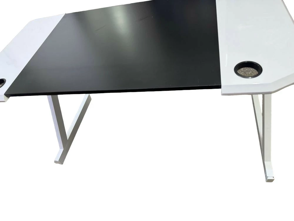 biurko-komputerowe-gamingowe-dla-gracza-wysokosc-mebla-7400