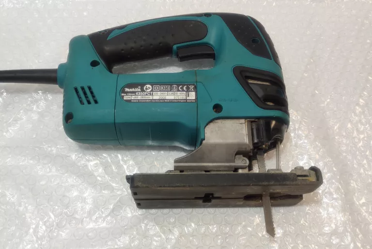 WYRZYNARKA MAKITA 4350FCT - WALIZKA (720W)