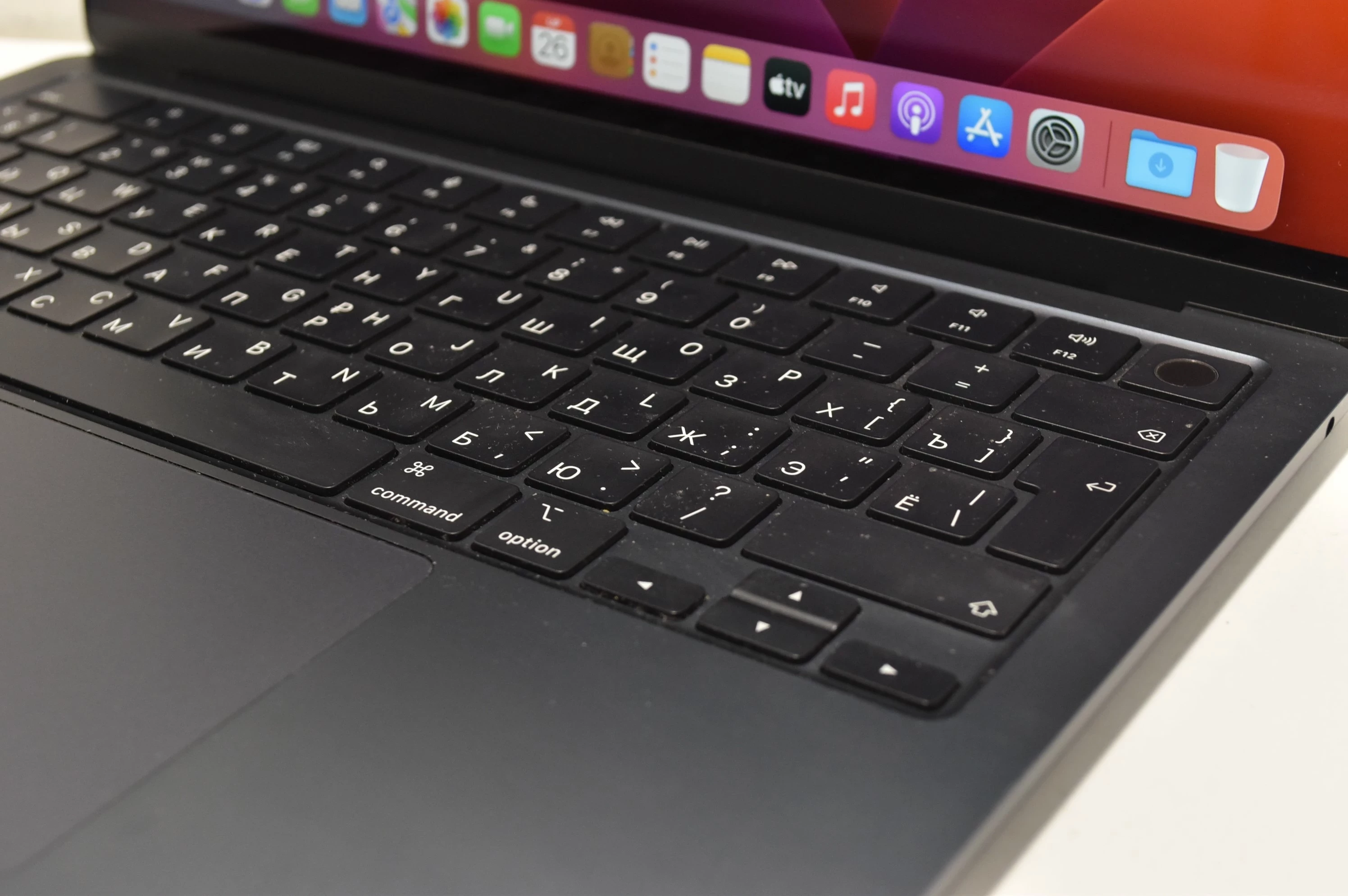 laptop-apple-macbook-air-136-m2-8gb-ram-256gb-ssd-rozdzielczosc-px-2520-x-1680