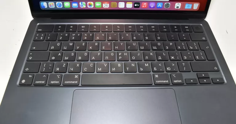 laptop-apple-macbook-air-136-m2-8gb-ram-256gb-ssd-typ-dysku-twardego-ssd