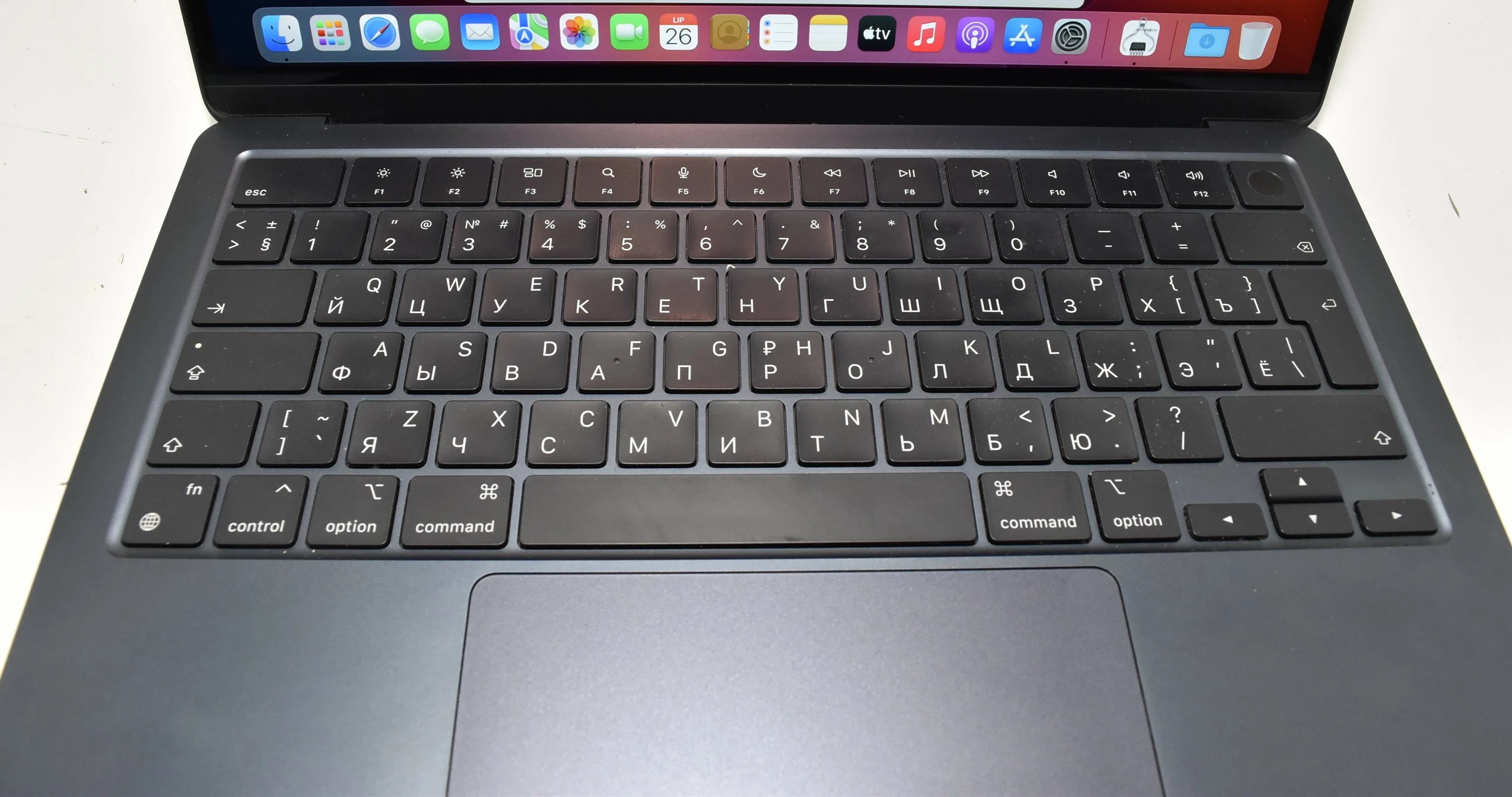 laptop-apple-macbook-air-136-m2-8gb-ram-256gb-ssd-typ-dysku-twardego-ssd