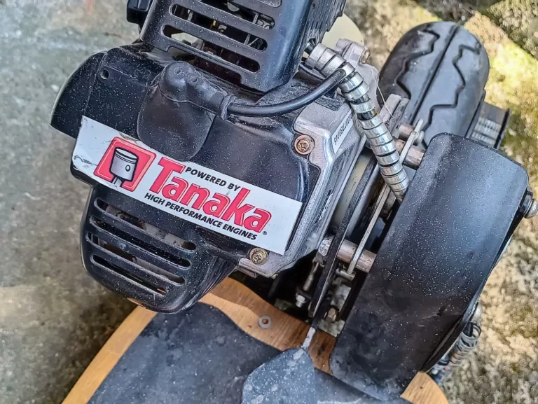 hulajnoga-spalinowa-blade-z-moby-model-hulajnoga-miejska