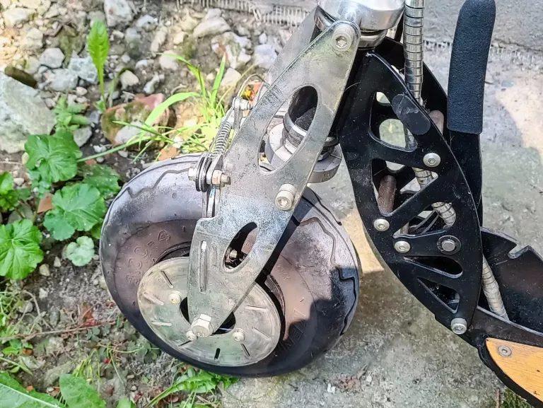 HULAJNOGA SPALINOWA BLADE Z MOBY