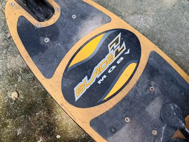 HULAJNOGA SPALINOWA BLADE Z MOBY