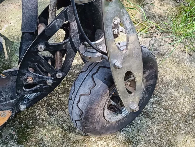 HULAJNOGA SPALINOWA BLADE Z MOBY
