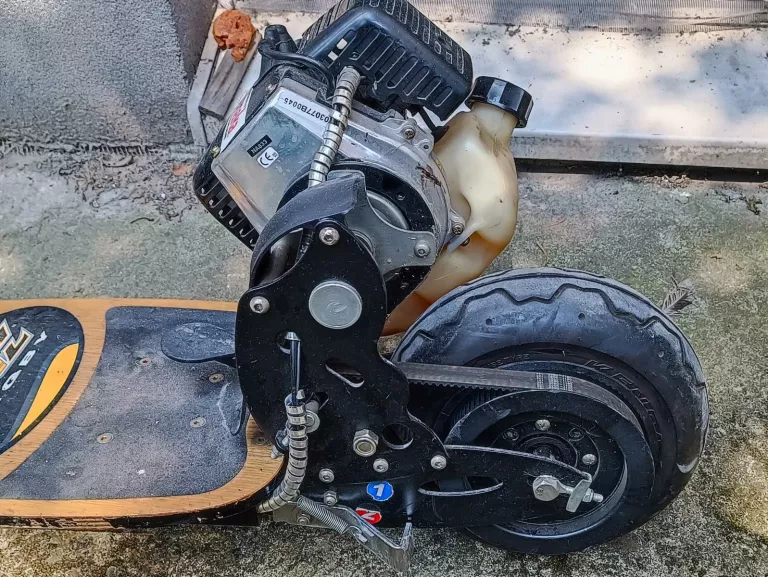 HULAJNOGA SPALINOWA BLADE Z MOBY