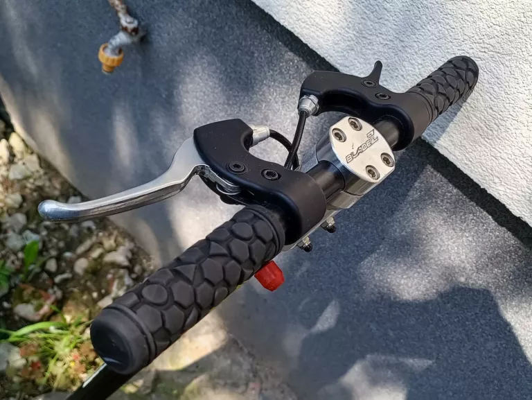 HULAJNOGA SPALINOWA BLADE Z MOBY