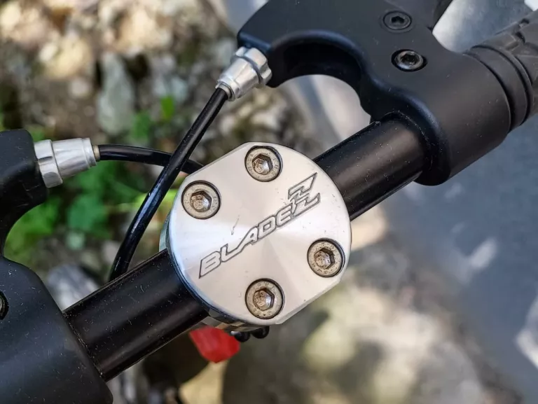HULAJNOGA SPALINOWA BLADE Z MOBY