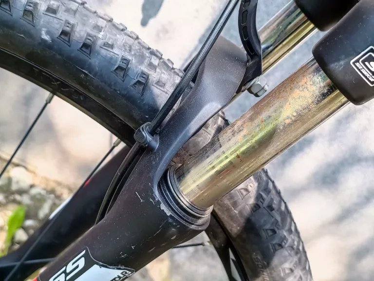 rower-kross-level-20-uszk-amortyzator-kod-producenta-krlv2z29x17m000391