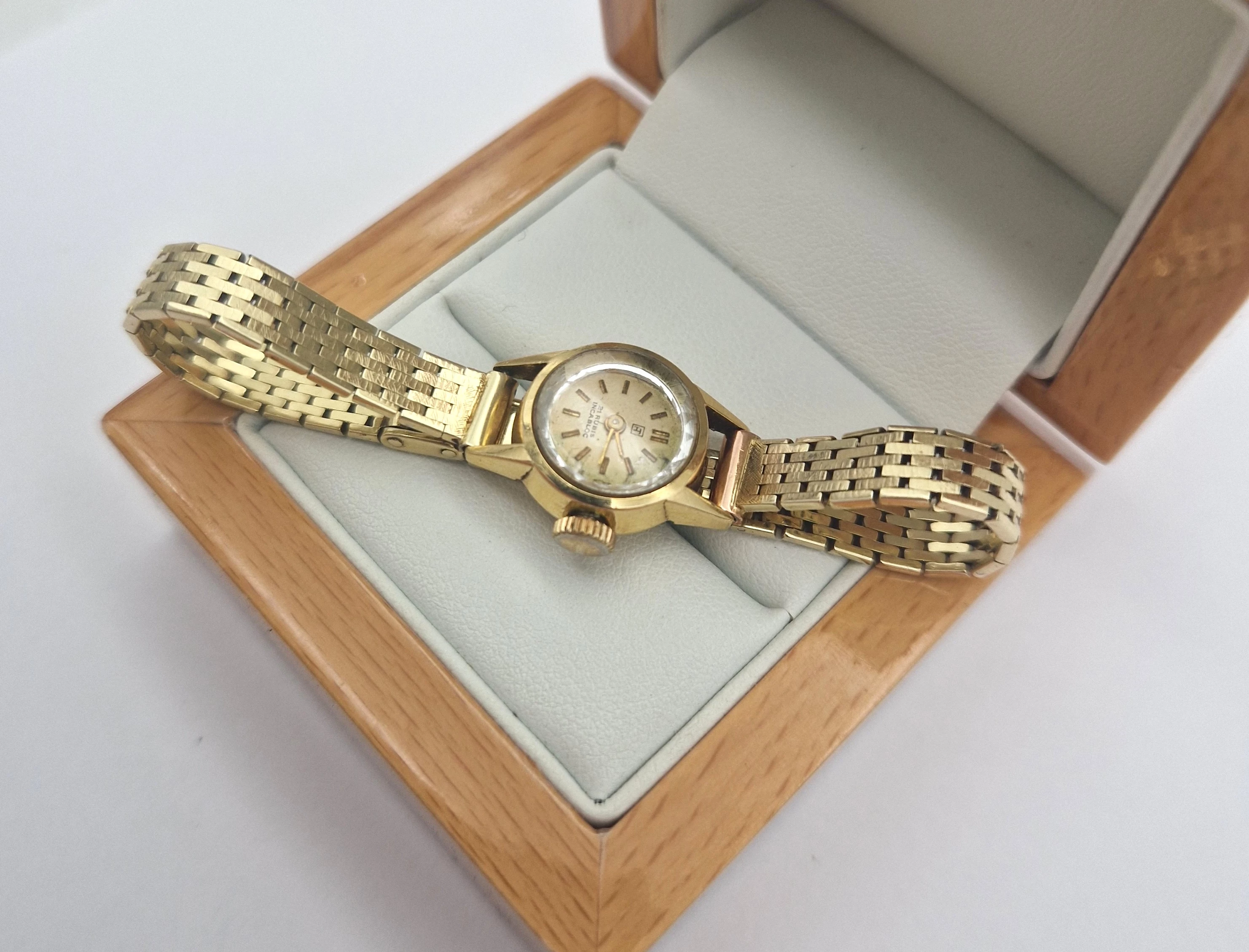 unikalny-piekny-zabytkowy-zloty-zegarek-ksztalt-koperty-okragla