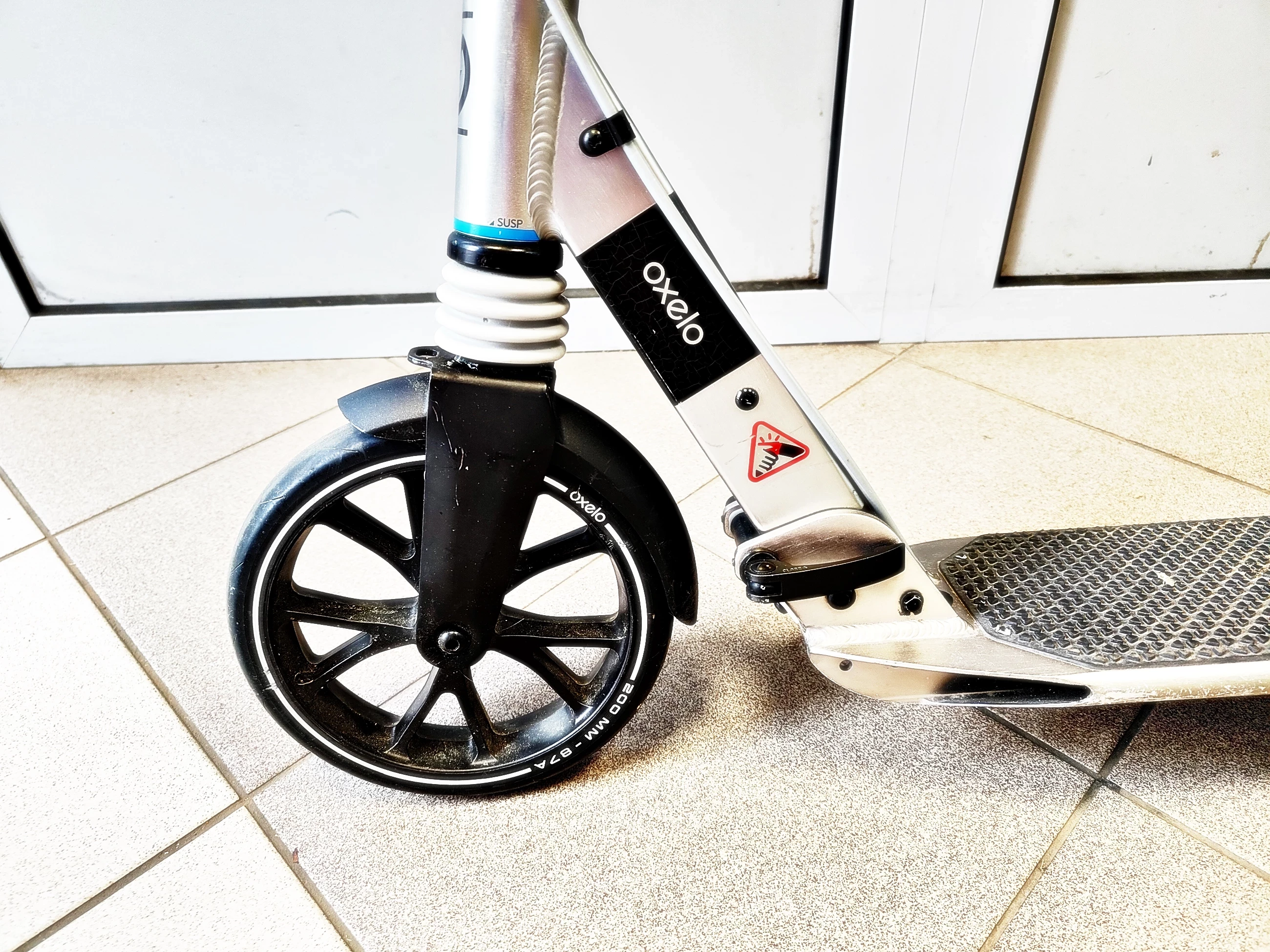 hulajnoga-skladana-oxelo-town-7-susp-200mm-hulajnoga-skladana-stan-uzywany