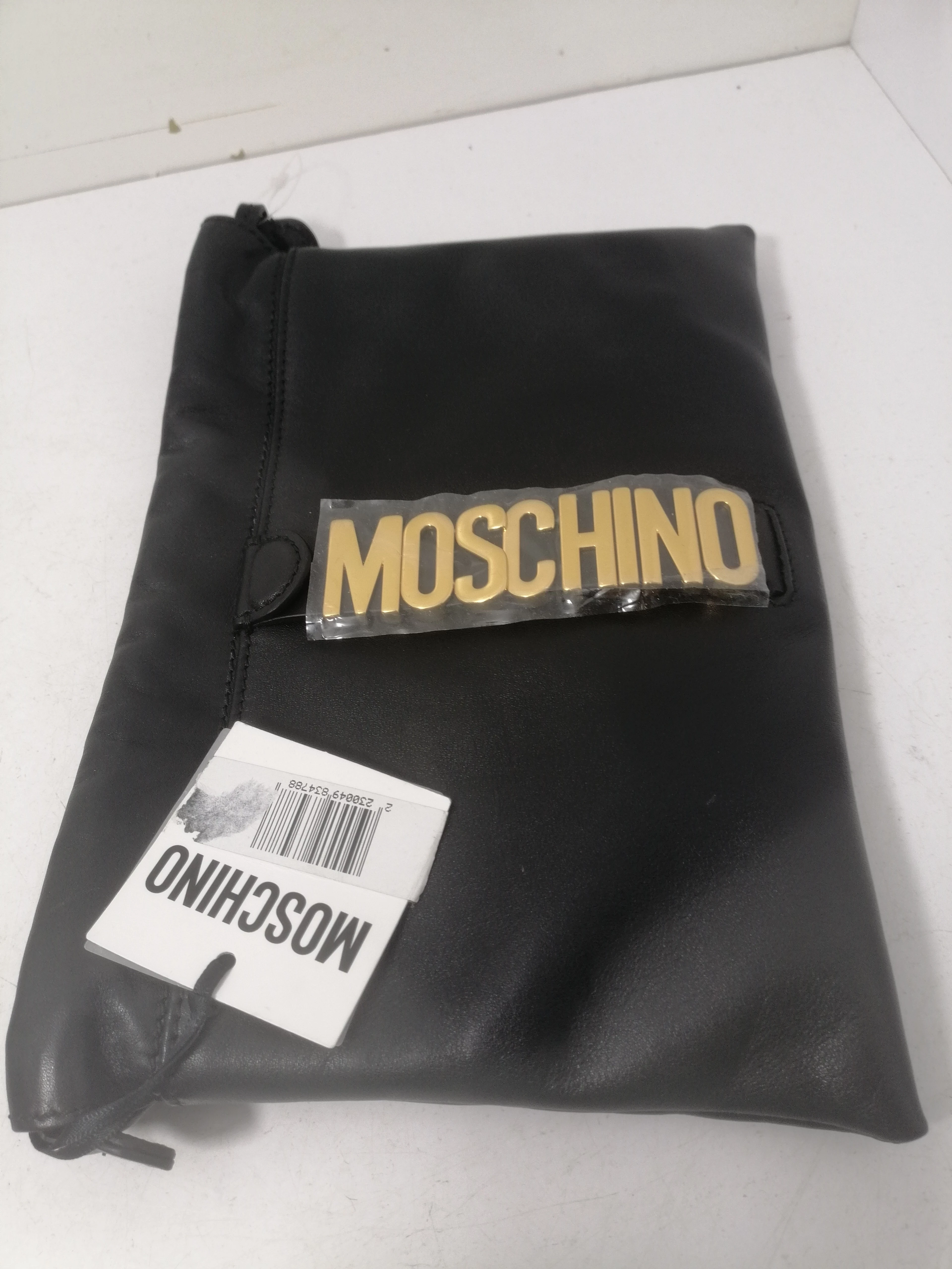 torebka-moschino-czarna-skorzana-231028020-product-id-f2fab048-616b-4d05-8107-1c1b82b4c248