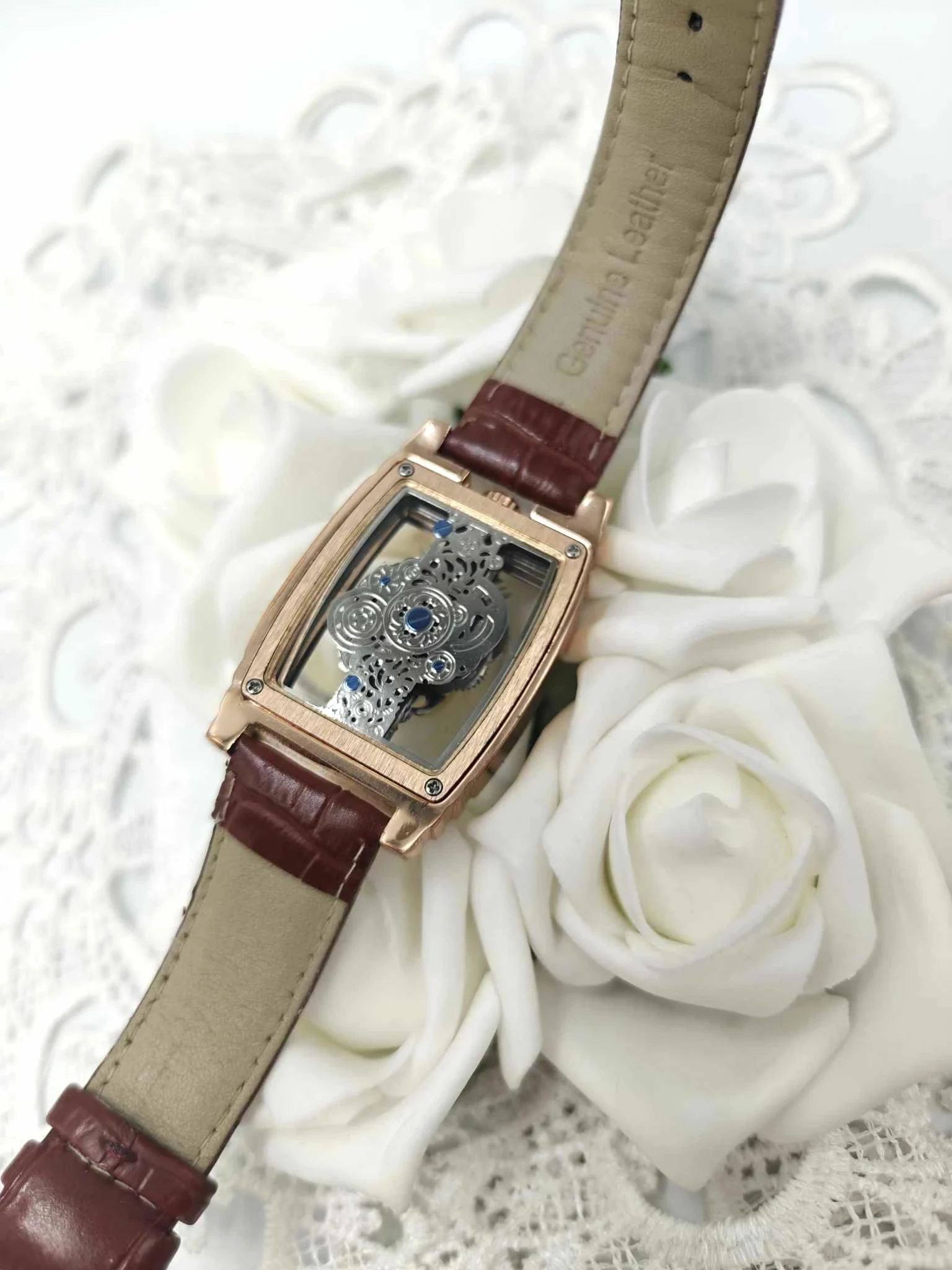 przezroczysty-zegarek-meski-automatyczny-wodoszczelnosc-ponizej-20m-wr20