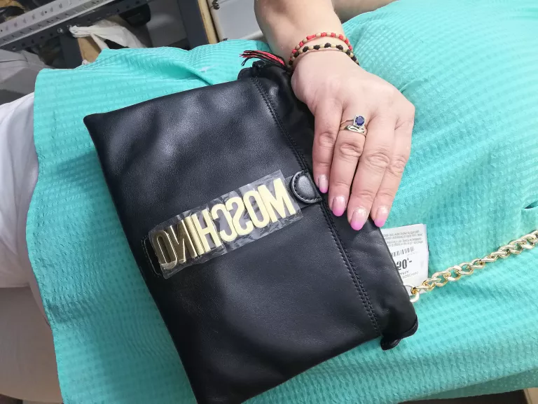 torebka-moschino-czarna-skorzana-231028020-ean-gtin-889316351705