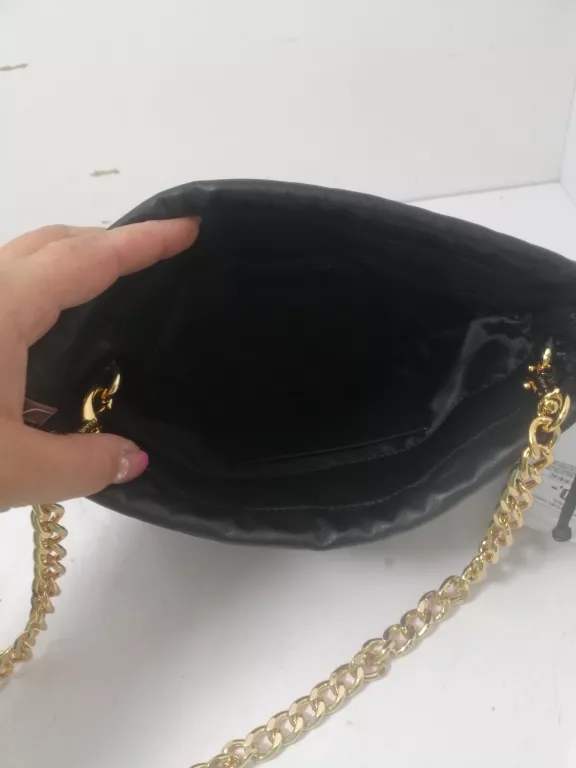 torebka-moschino-czarna-skorzana-231028020-stan-11323-238058