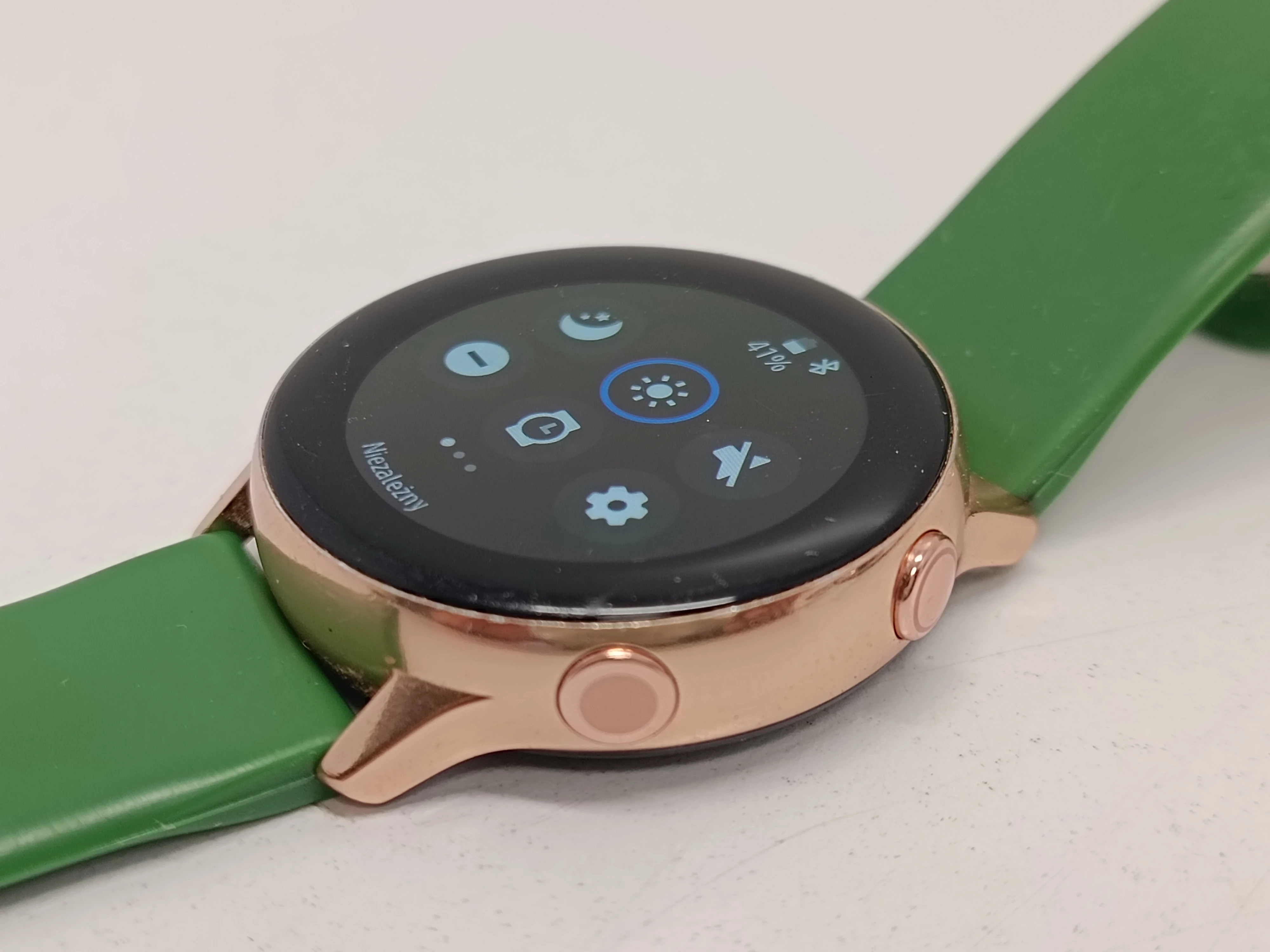 samsung-galaxy-watch-active-sm-r500-lad-material-koperty-212886-258014