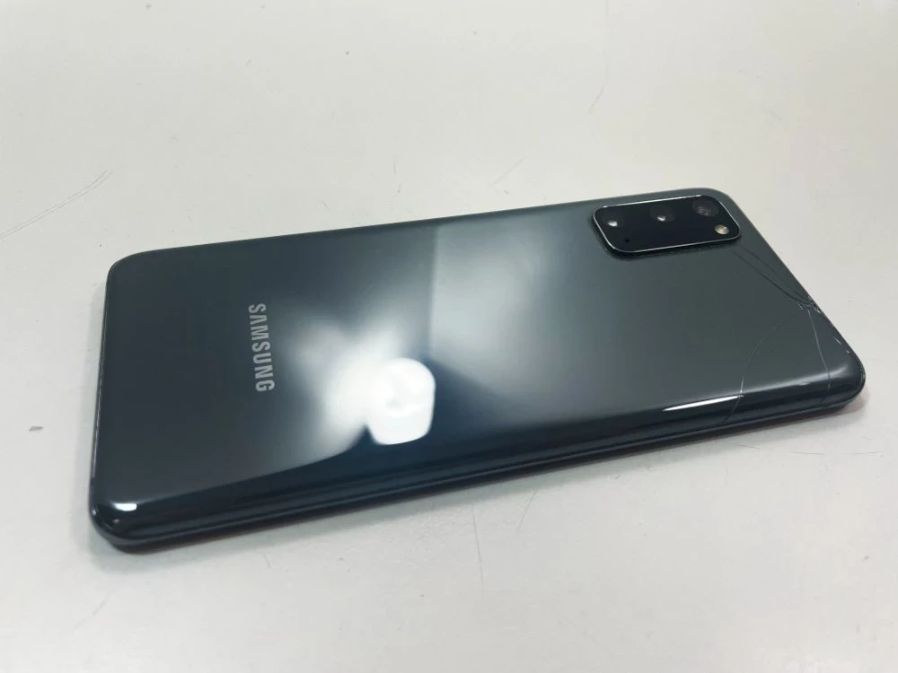 telefon-samsung-galaxy-s20-kod-producenta-sm-g980fzadeue