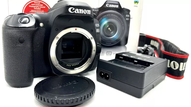 LUSTRZANKA CANON 80D KORPUS