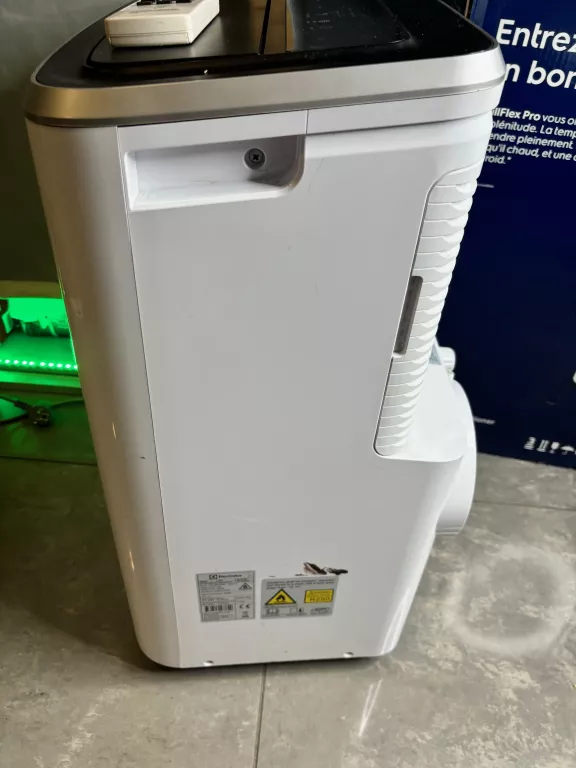 KLIMATYZATOR PRZENOŚNY ELEKTROLUX EXP34U338HW