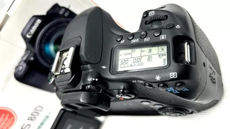 LUSTRZANKA CANON 80D KORPUS