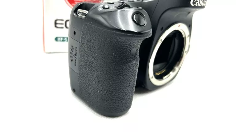 LUSTRZANKA CANON 80D KORPUS