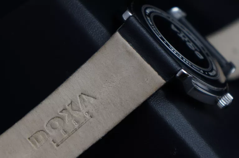 ZEGAREK MĘSKI DOXA GRAFIC ROUND 356.10.101.01