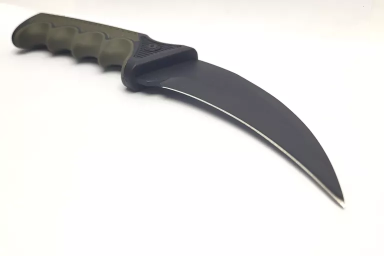 NOZ TYPU KARAMBIT
