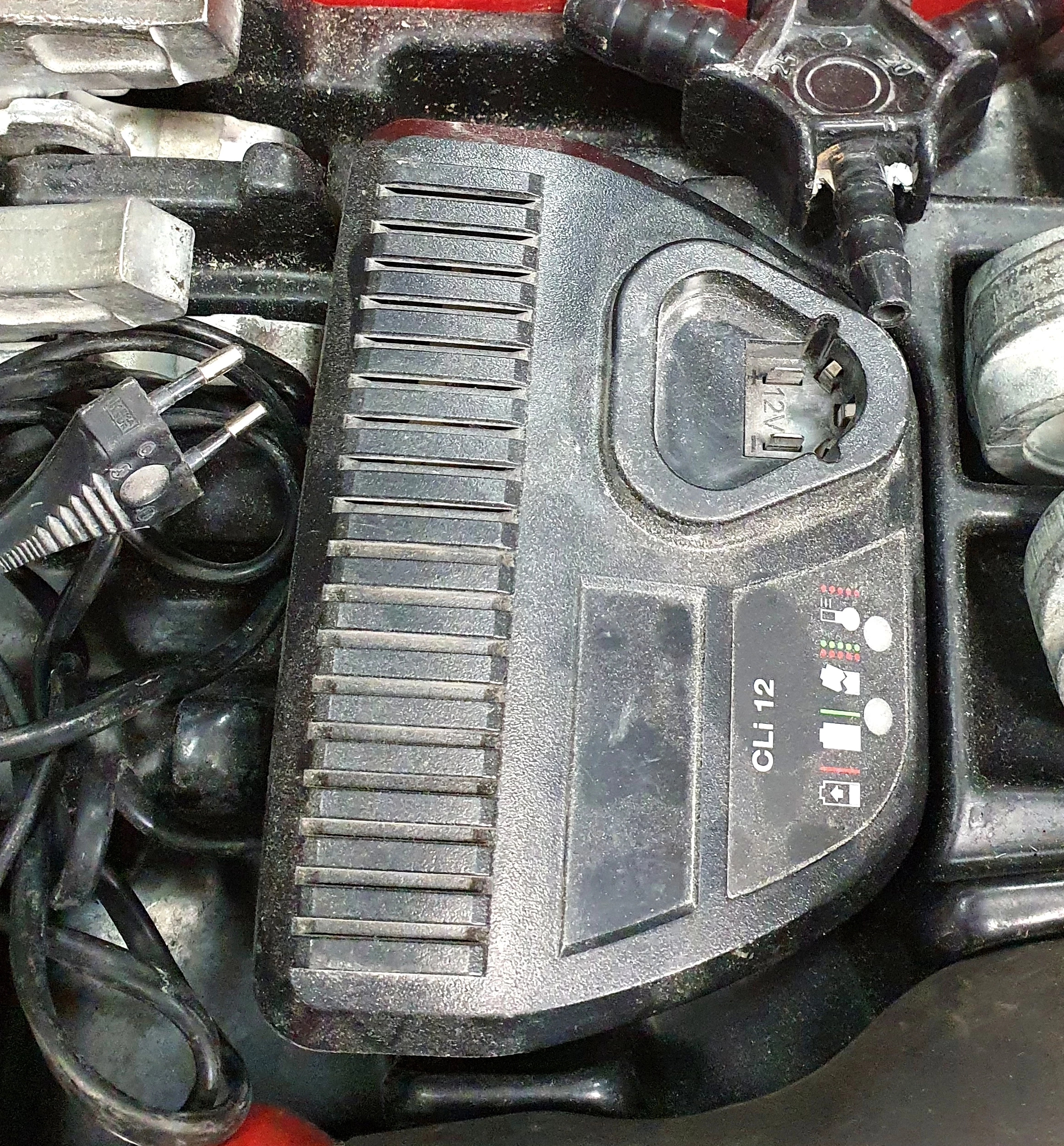 zaciskarka-akumulatorowa-aco102-novopress-zaciski-walizka-cechy-dodatkowe-wymienne-szczeki