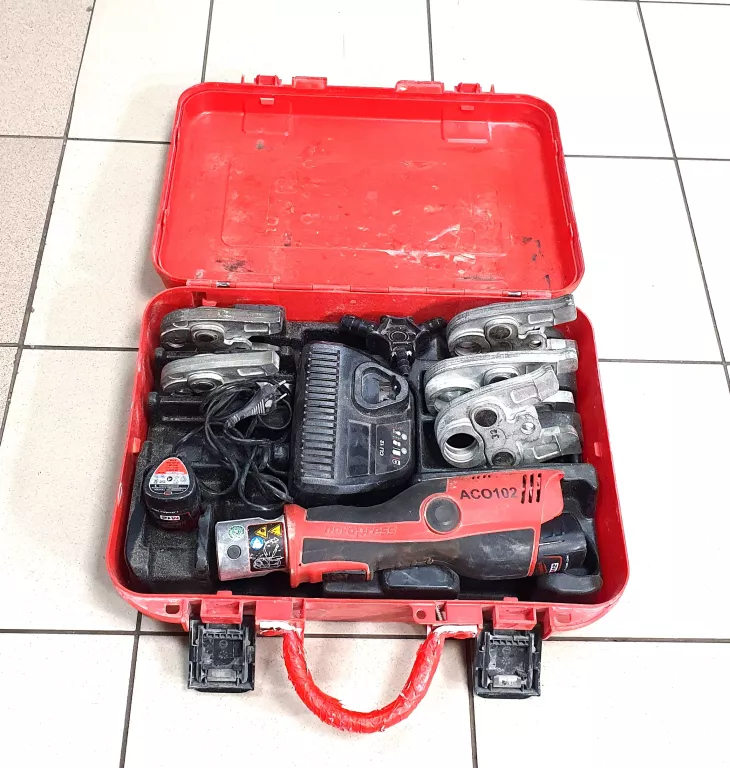 zaciskarka-akumulatorowa-aco102-novopress-zaciski-walizka-dabrowskiego-12-rumia