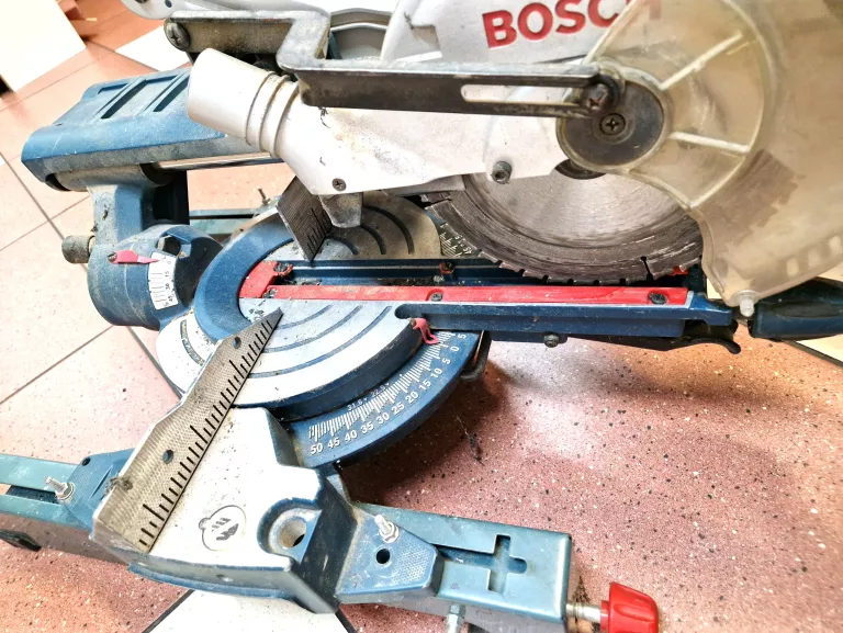 PIŁA UKOŚNICA Z POSUWEM BOSCH PROFESSIONAL GCM 8S 1400W