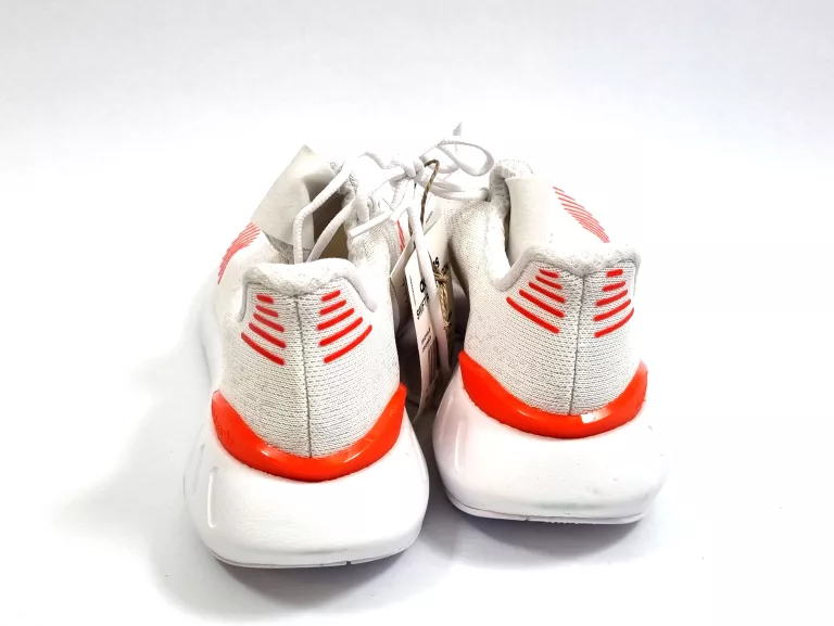 ADIDAS SNEAKERSY SWIFT RUN 22 SHOES GW6878 BIAŁY R-37