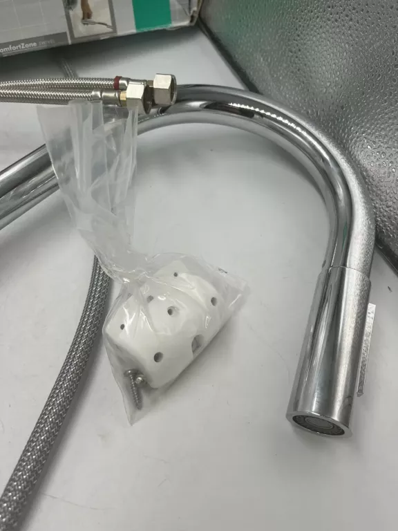 BATERIA KUCHENNA HANSGROHE FOCUS M41 STOJĄCA 240 Z WYCIĄGANĄ WYLEWKĄ 2JET