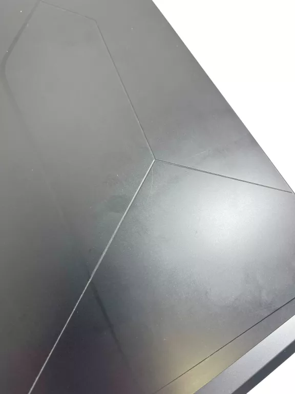 LAPTOP MSI BRAVO 17 D7VFK KOMPLET